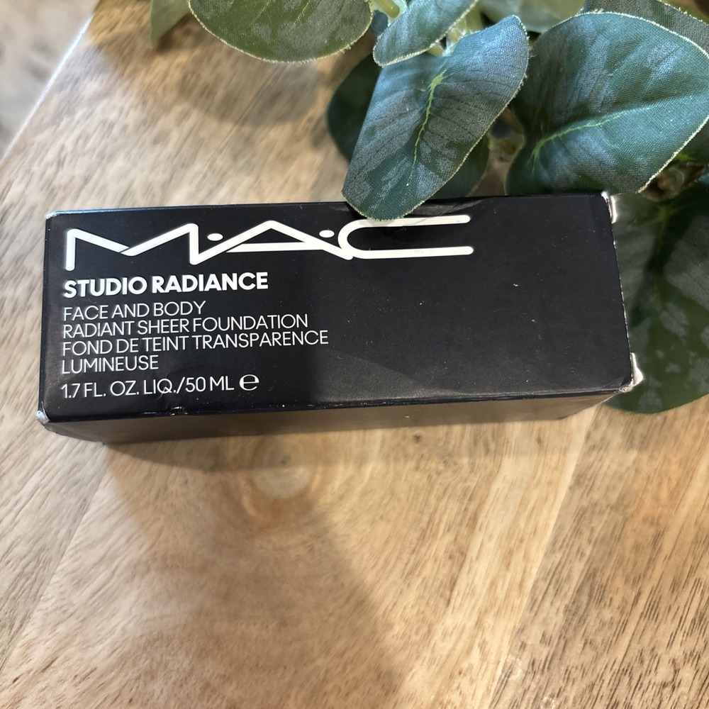 Mac Studio Radiance ~ Face And Body Radiant Sheer Foundation C7